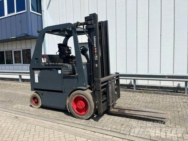 Carer Z70KN 电动叉车