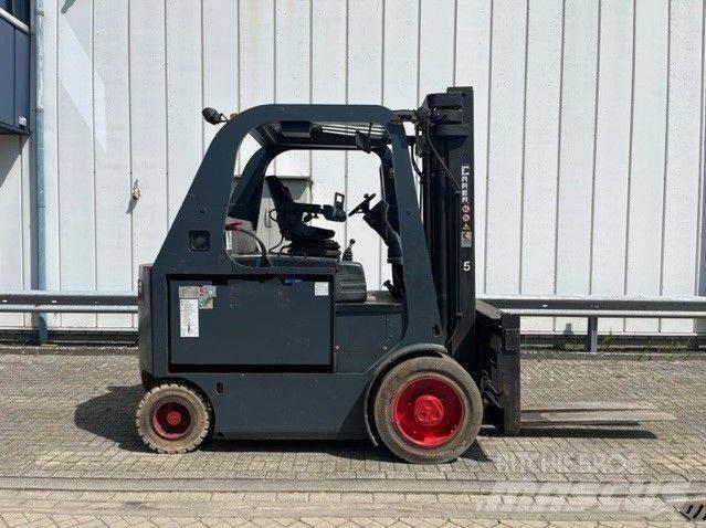 Carer Z70KN 电动叉车