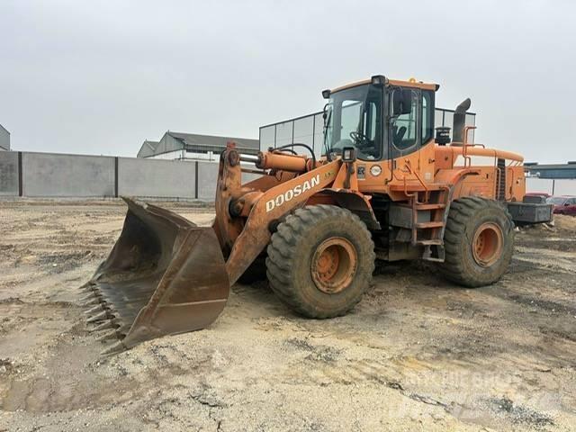 Doosan DL 300 轮式装载机