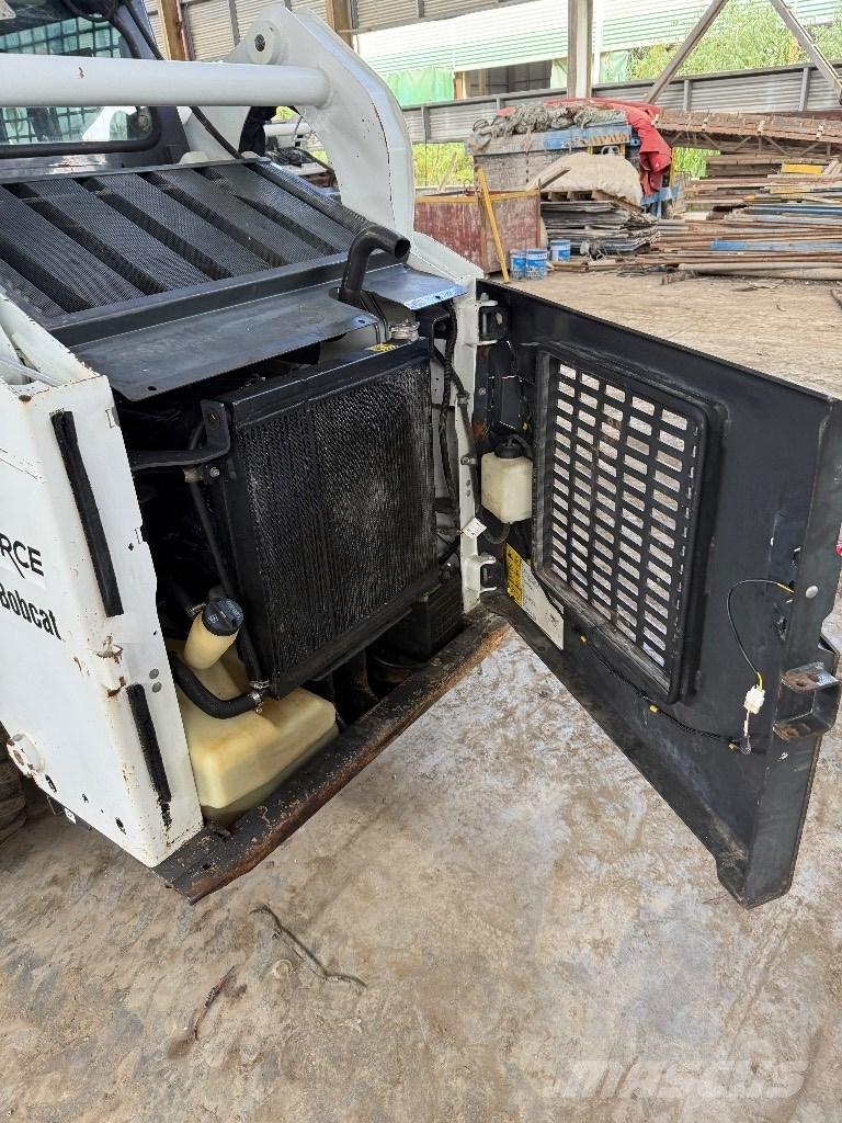 Bobcat S 18 滑移装载机