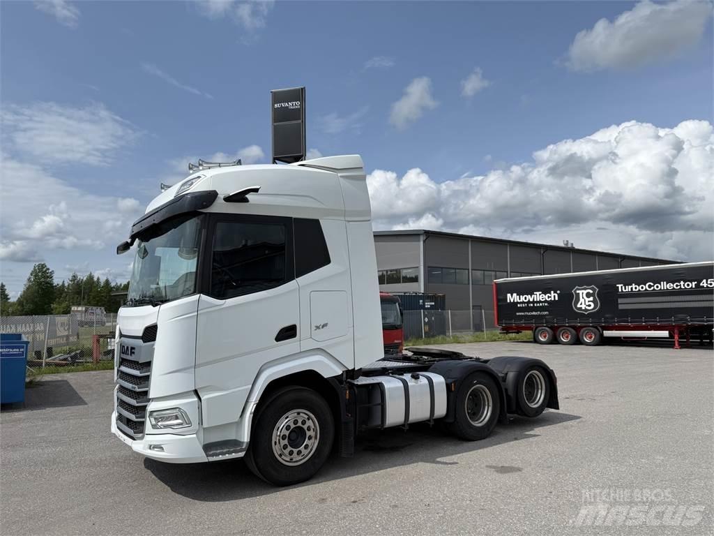 DAF XF 530 FTS 6X2 牵引车