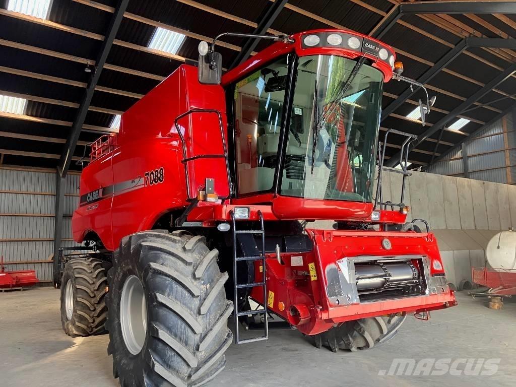 Case IH 7088 联合收割机