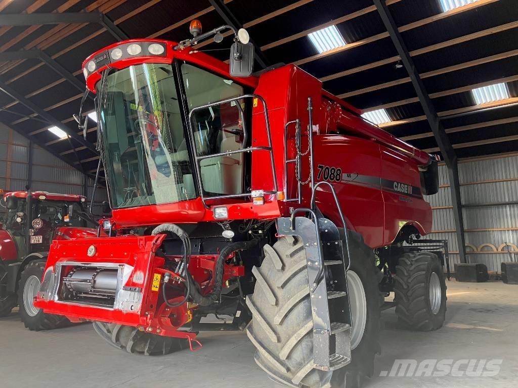 Case IH 7088 联合收割机