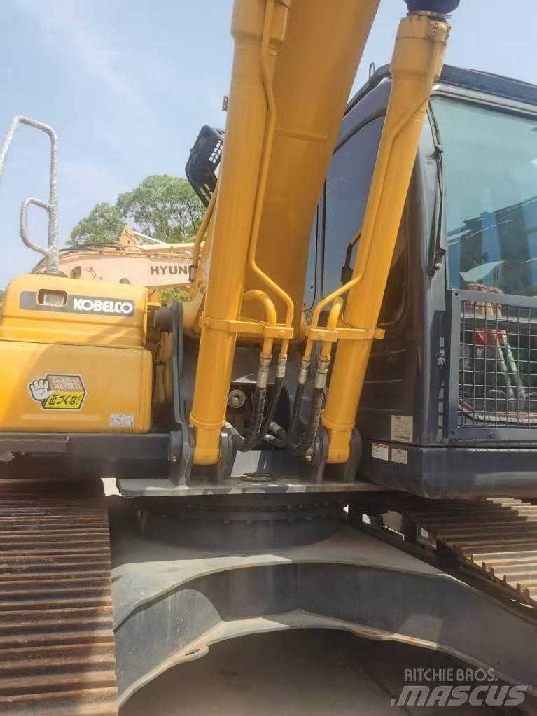 Kobelco SK 200 履带挖掘机