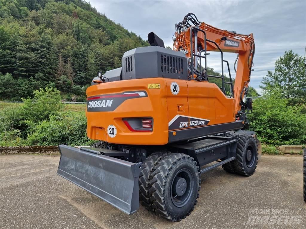 Doosan DX165WR-7 轮式挖掘机