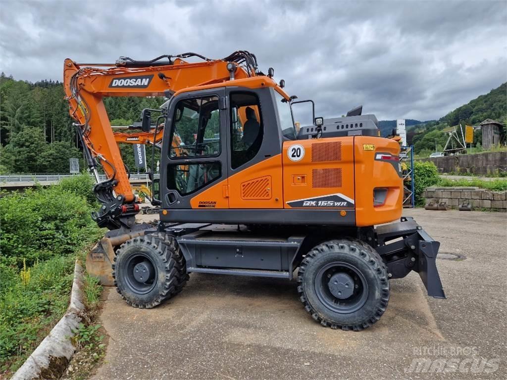 Doosan DX165WR-7 轮式挖掘机