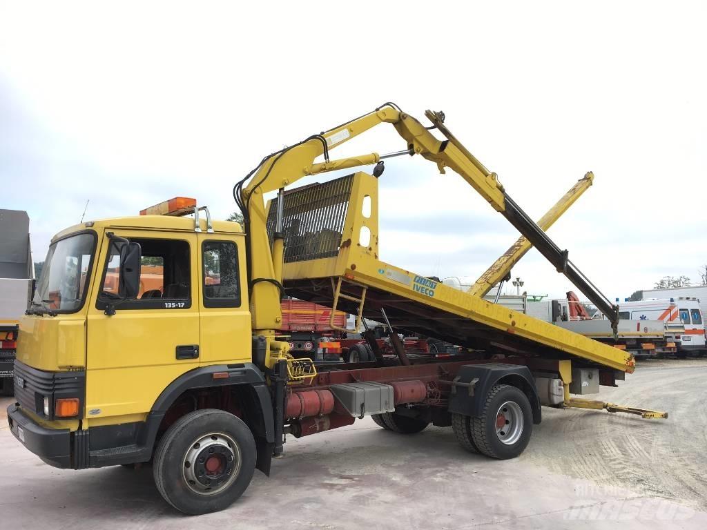 Iveco 135-17 车辆运输车