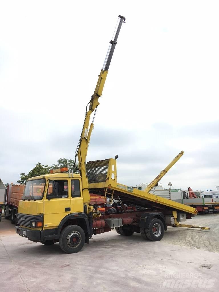 Iveco 135-17 车辆运输车
