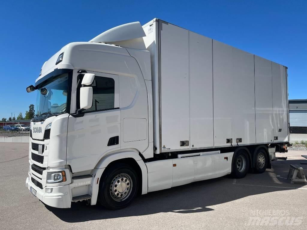 Scania R450B6X2*4NB 冷藏车