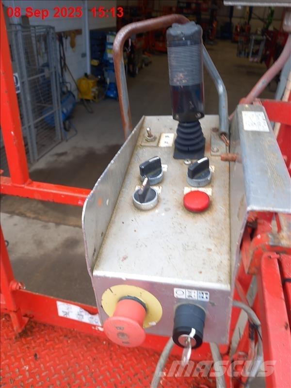 SkyJack SJ 8841 RT 剪叉式升降机