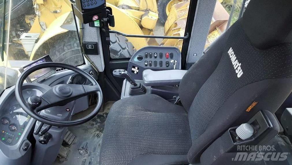 Komatsu WA470-6LC 轮式装载机