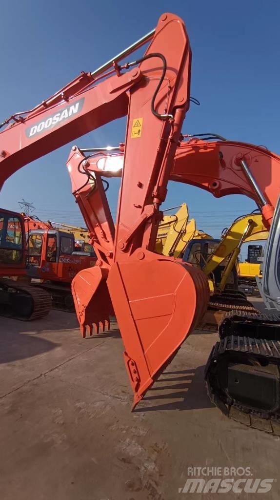 Doosan DX 300 LC 履带挖掘机