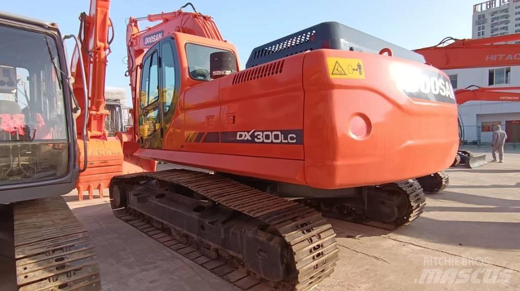 Doosan DX 300 LC 履带挖掘机