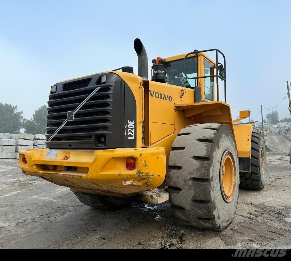 Volvo L 220 E 轮式装载机