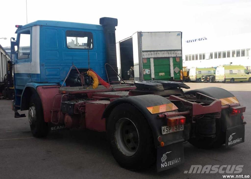 Scania P 82 M 牵引车