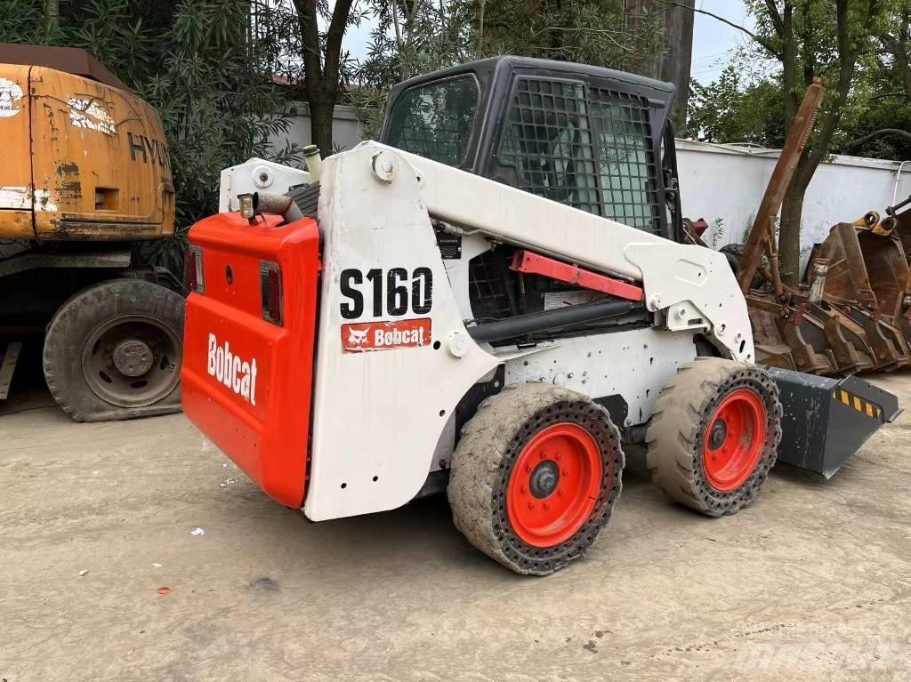 Bobcat S 160 滑移装载机