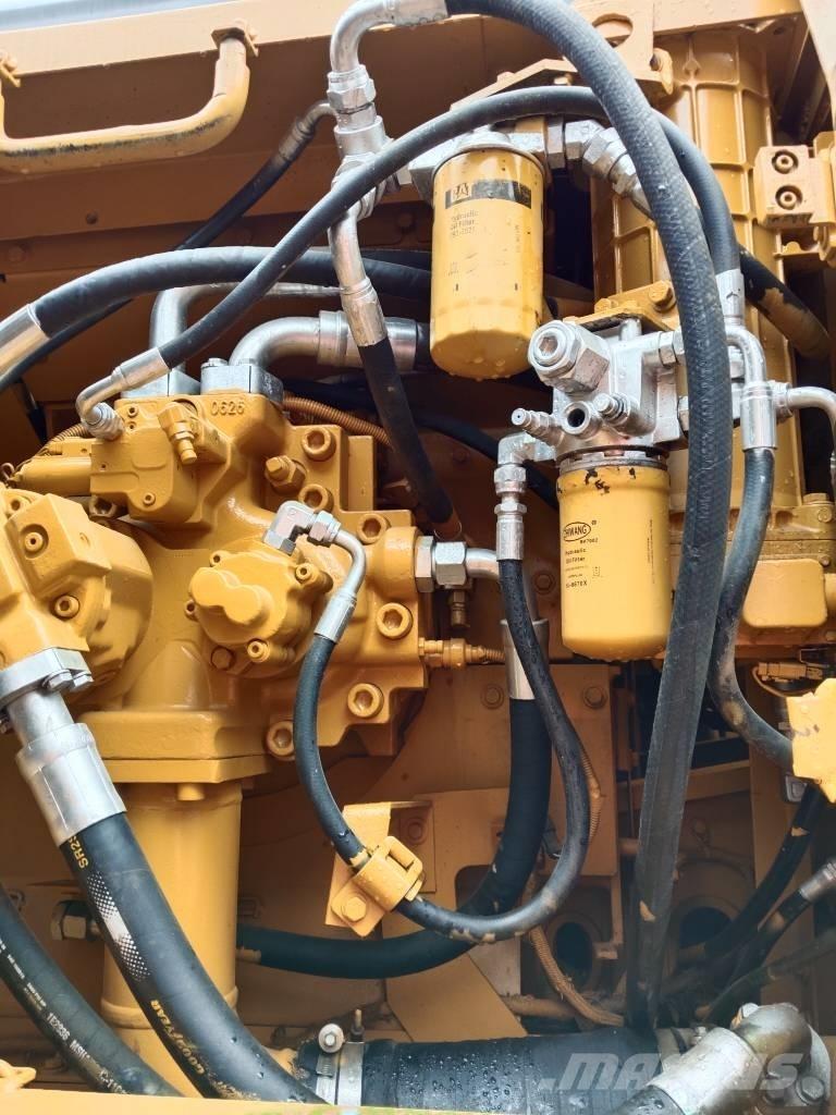 CAT 330 D 履带挖掘机
