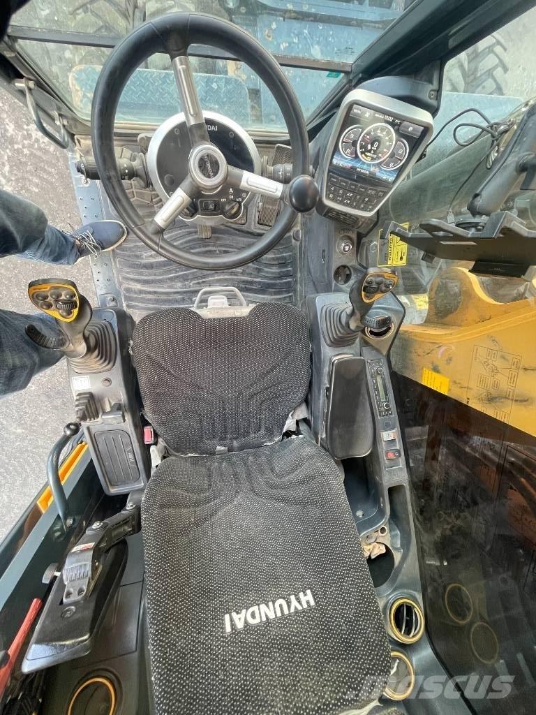 Hyundai HW 160 轮式挖掘机