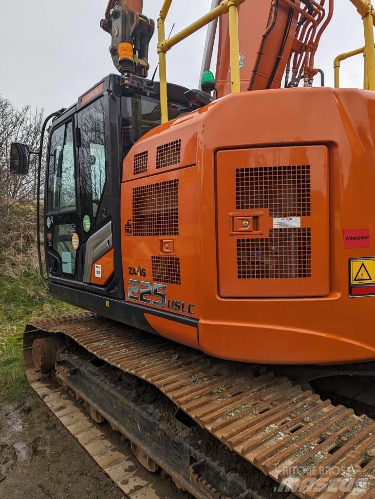 Hitachi ZX225US-7 履带挖掘机