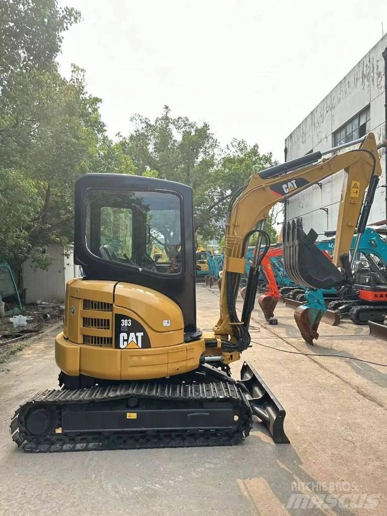 CAT 303 CR 小型挖掘机