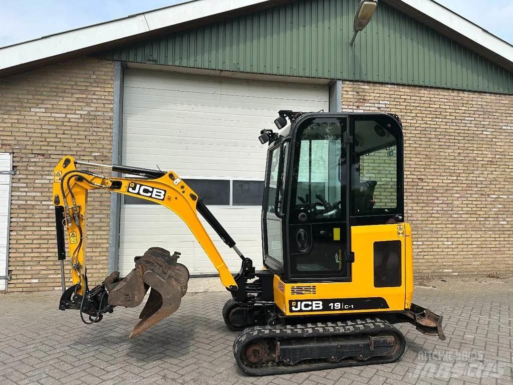 JCB 19 c1 小型挖掘机