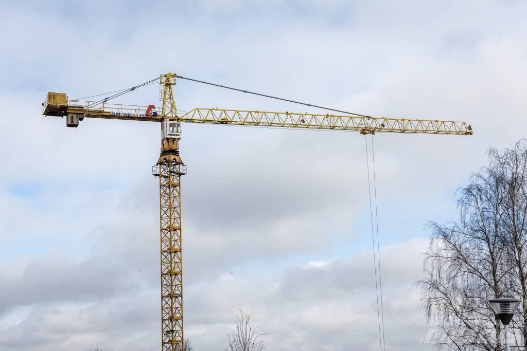 Liebherr 120HC 塔式起重机