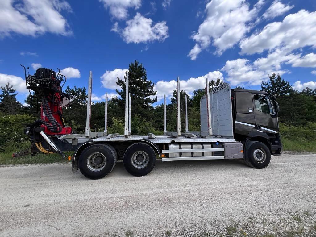 Renault Kerax 6x4 随车折臂吊