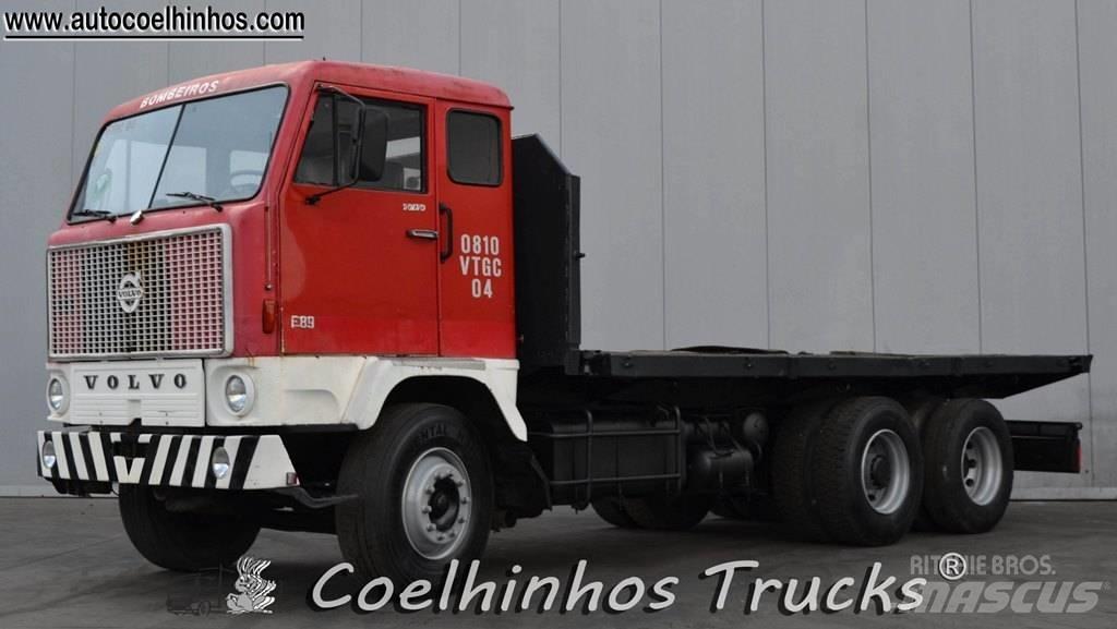 Volvo F89-42 (6x2) 平板栏板货车