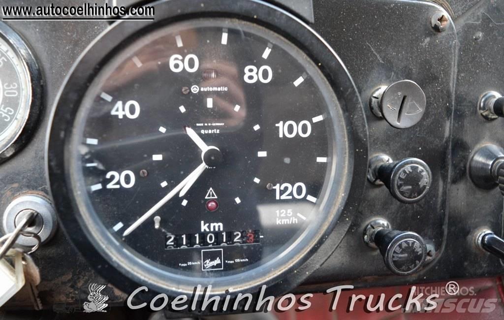 Volvo F89-42 (6x2) 平板栏板货车