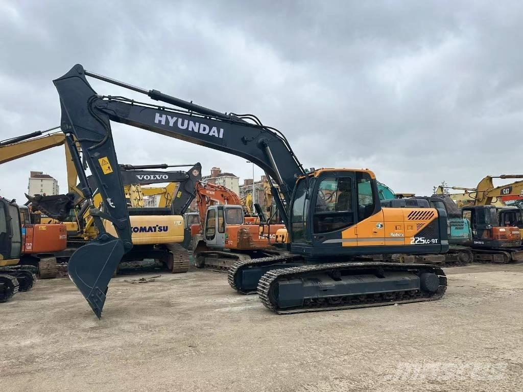 Hyundai 225 LC-9T 履带挖掘机