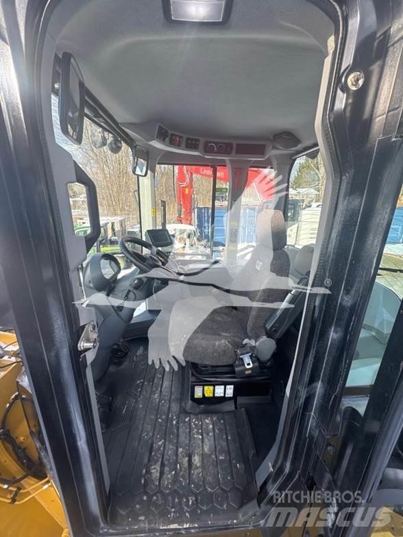 CAT 938M 轮式装载机