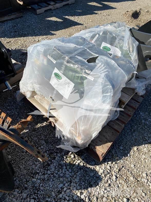  Fortress QC65B 挖斗