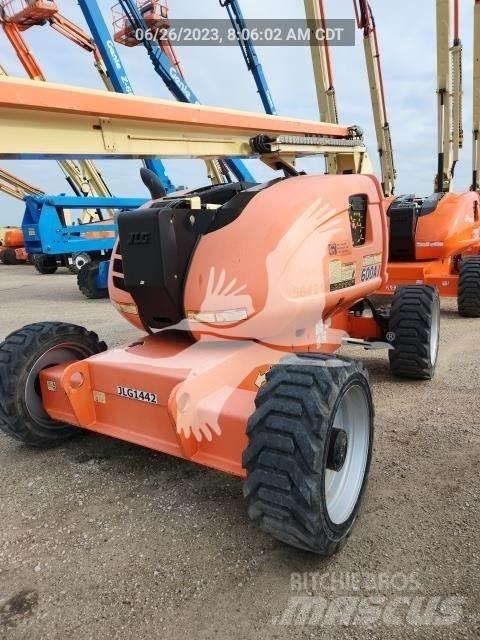 JLG 600AJ 曲臂高空工作平台