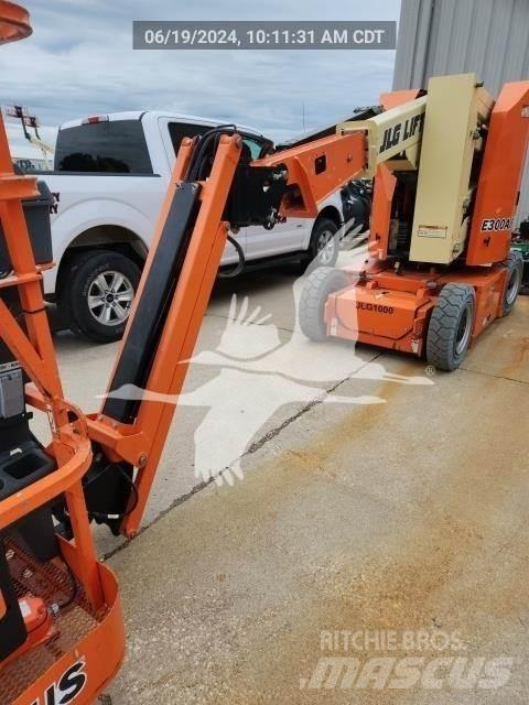 JLG E300AJP 曲臂高空工作平台