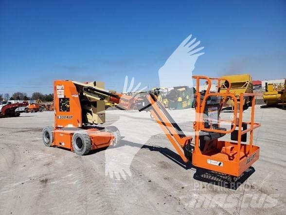 JLG E300AJP 曲臂高空工作平台