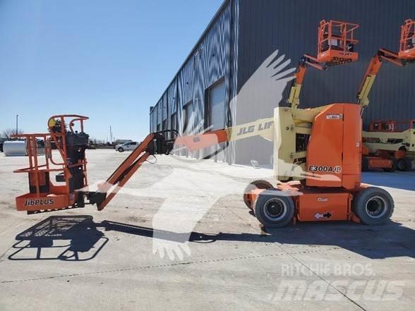 JLG E300AJP 曲臂高空工作平台