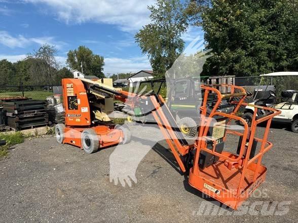 JLG E300AJP 曲臂高空工作平台