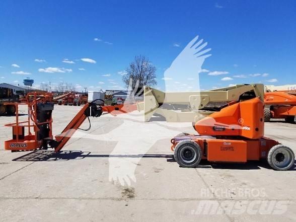 JLG E400AJPN 曲臂高空工作平台