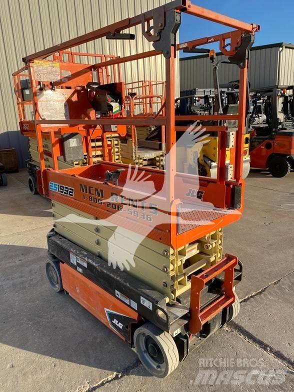 JLG ES1932 剪叉式升降机