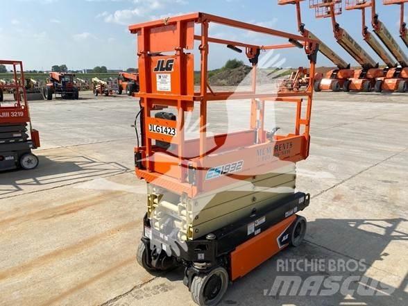 JLG ES1932 剪叉式升降机
