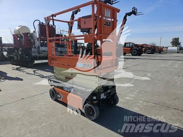 JLG ES1932 剪叉式升降机