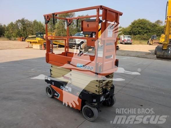 JLG ES1932 剪叉式升降机