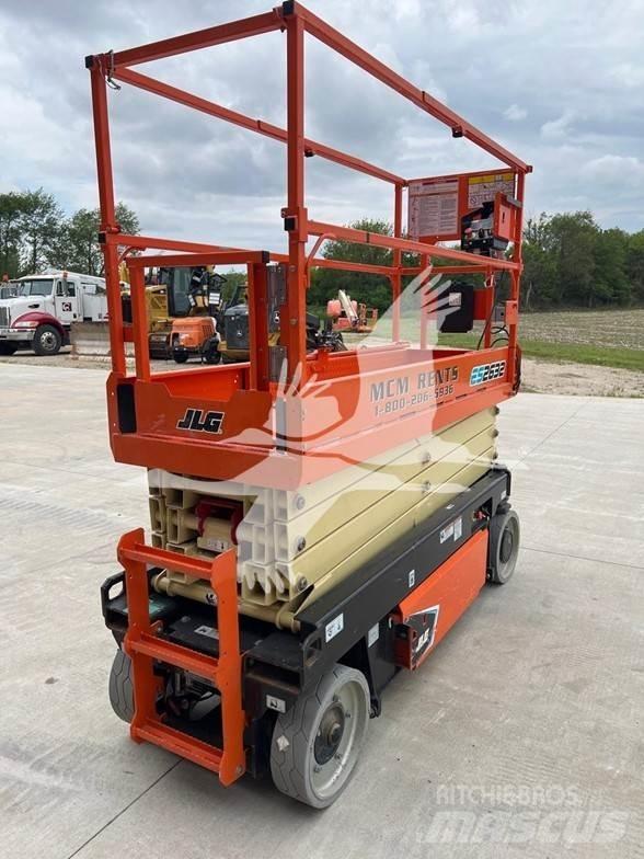 JLG ES2632 剪叉式升降机