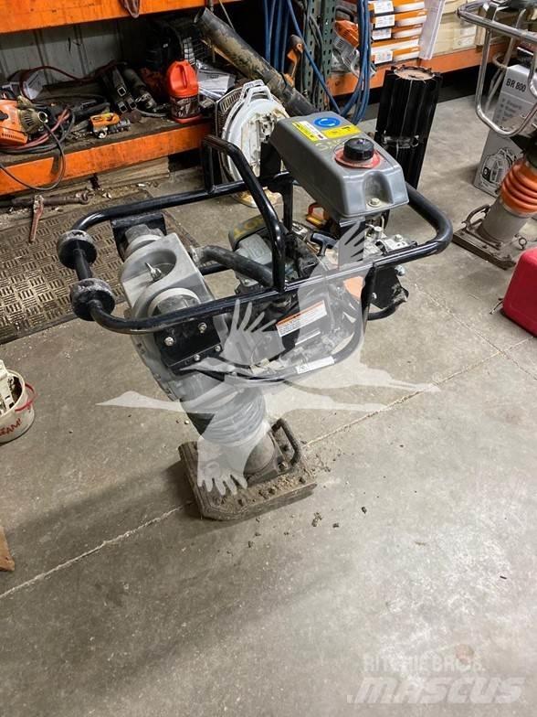 Sakai RS65 拖式振动压路机