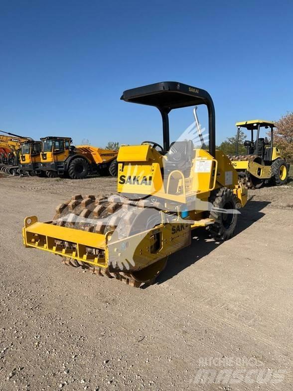 Sakai SV204T 单轮压路机