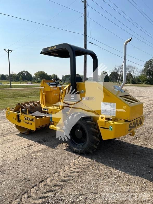 Sakai SV204T 单轮压路机