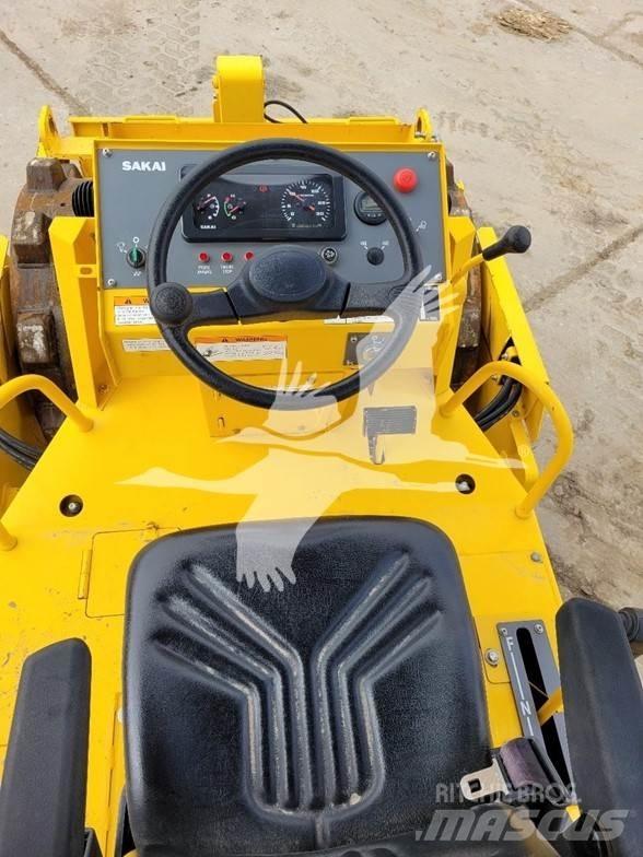 Sakai SV204TB 单轮压路机
