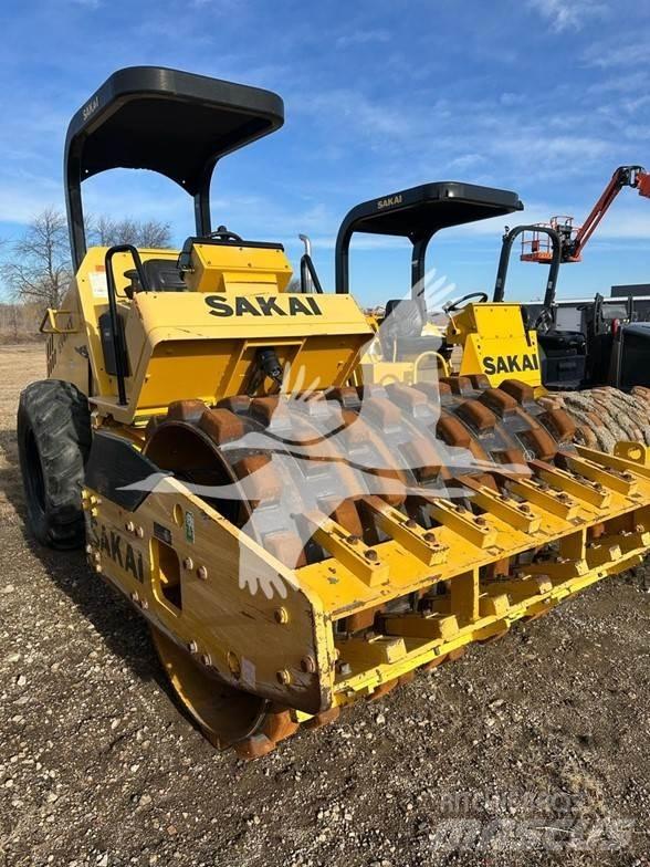 Sakai SV414T 单轮压路机