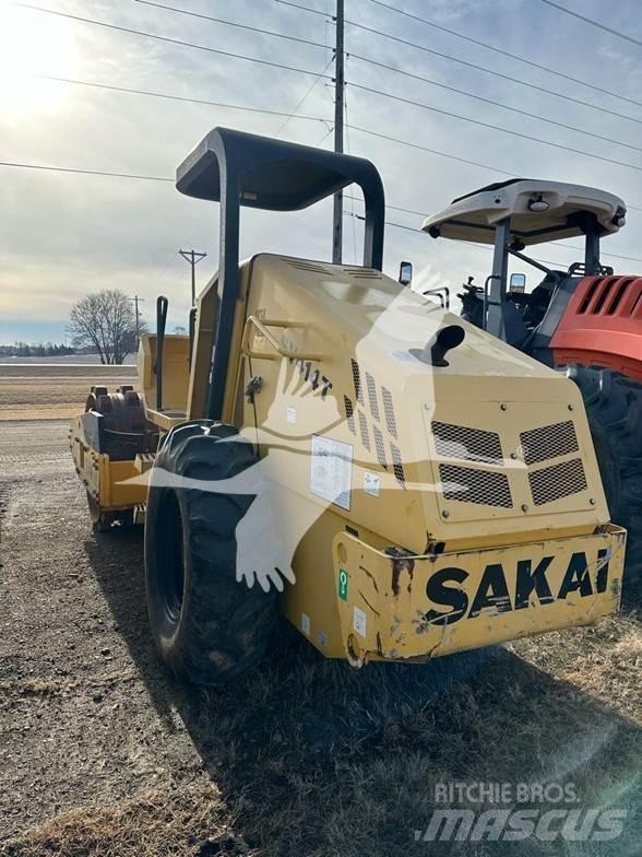 Sakai SV414T 单轮压路机