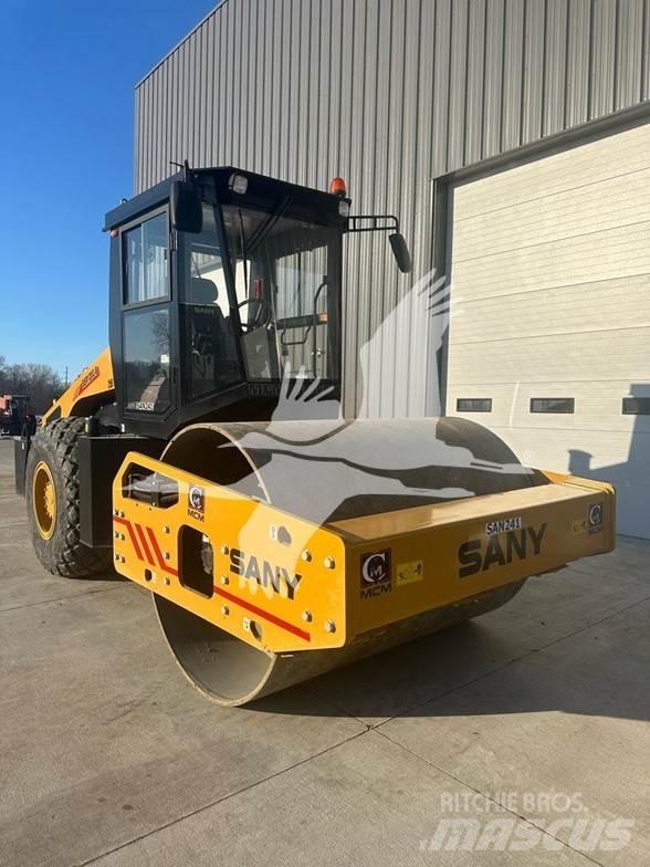 Sany SSR120C-8 单轮压路机